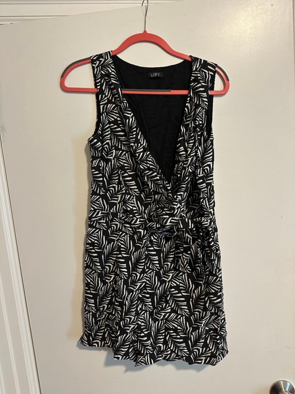 LOFT Black & White Leaf-Print Sleeveless Wrap Mini Dress